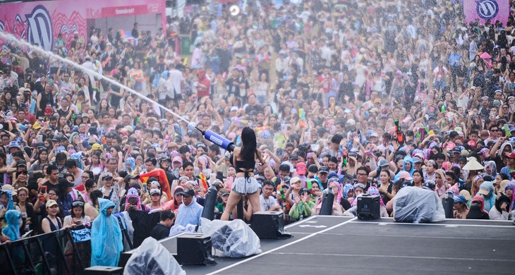 Waterbomb - Ảnh 3.