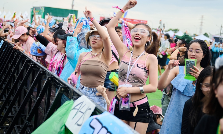 Waterbomb - Ảnh 1.