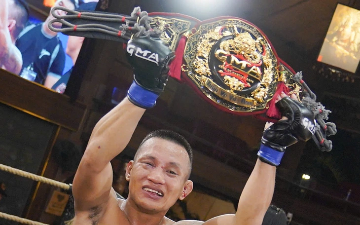 Johnny Trí Viễn chứng kiến 3 võ sĩ Việt Nam bại trận - Ảnh 4.