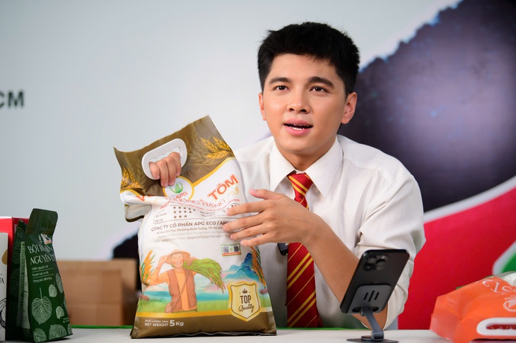 Xem livestream mua sản phẩm xanh, thân thiện môi trường- Ảnh 1. Xem livestream mua sản phẩm xanh, thân thiện môi trường- Ảnh 1.