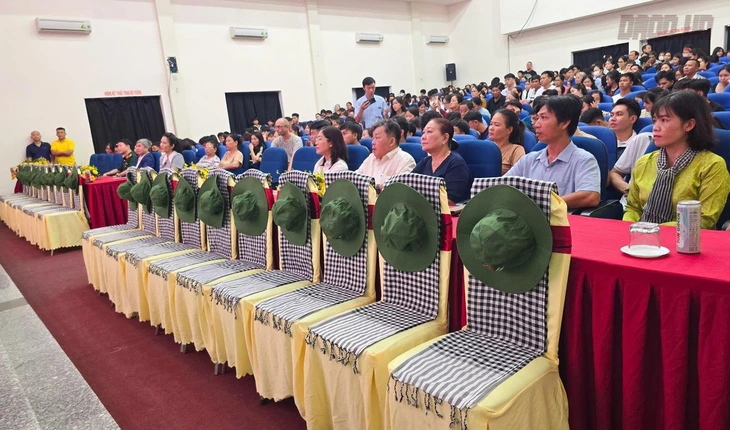 Mưa đỏ - Ảnh 2.