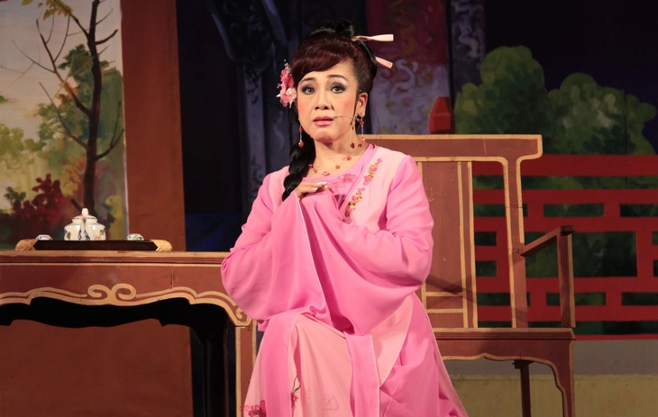 Phương Hồng Thủy 30 năm trở lại sàn kịch - Ảnh 2. Phương Hồng Thủy - Ảnh 2.