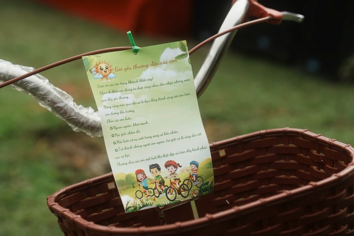 Bác sĩ ở TP.HCM ra Thái Nguyên khám bệnh miễn phí, mở chợ '0 đồng' - Ảnh 12.