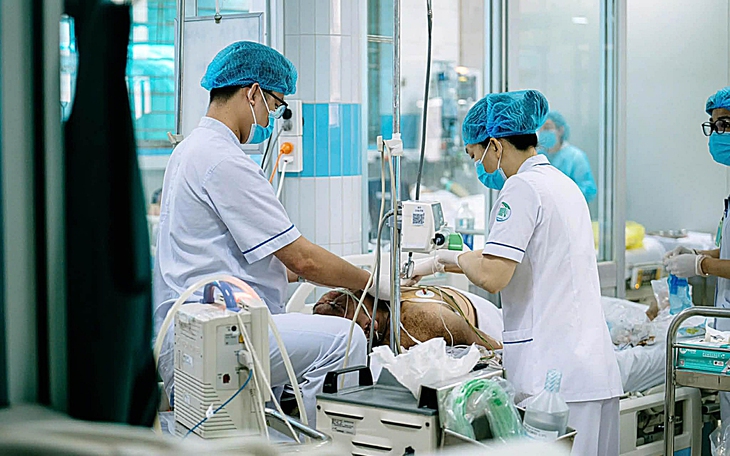 Cứu sống cô gái mắc sốt xuất huyết nguy kịch, tái sốc 3 lần trong chưa đầy 24 tiếng - Ảnh 2.