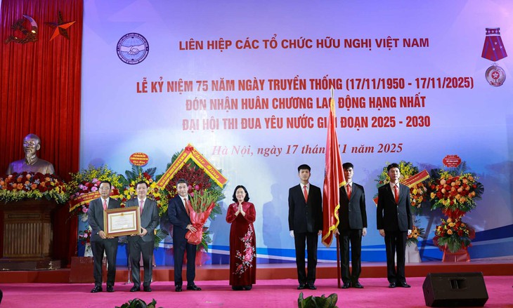 Liên hiệp các tổ chức hữu nghị Việt Nam đón nhận Huân chương Lao động hạng nhất - Ảnh 1.