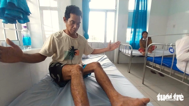 Nạn nhân vụ sạt lở đèo Khánh Sơn kể lại phút giây kinh hoàng giữa lằn ranh sống chết- Ảnh 1. Nạn nhân vụ sạt lở đèo Khánh Sơn kể lại phút giây kinh hoàng giữa lằn ranh sống chết - Ảnh 1.