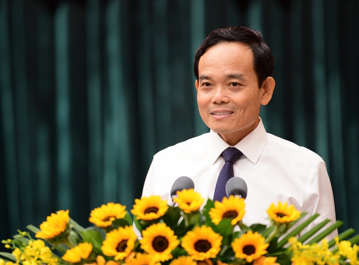 Bí thư TP.HCM Trần Lưu Quang: “Cán bộ cơ sở hãy nhắn tin cho tôi...” - Ảnh 1. Bí thư TP.HCM Trần Lưu Quang: 'Tôi đã cho số mà chưa nhận tin nhắn phản ánh, kiến nghị từ cơ sở' - Ảnh 1.