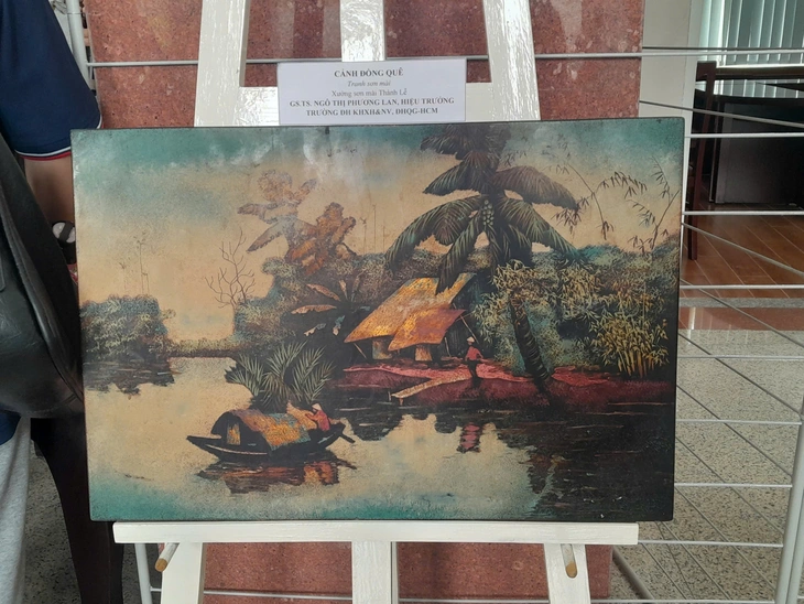 Đến Đại học Quốc gia TP.HCM, xem triển lãm sơn mài Tương Bình Hiệp - Ảnh 12.