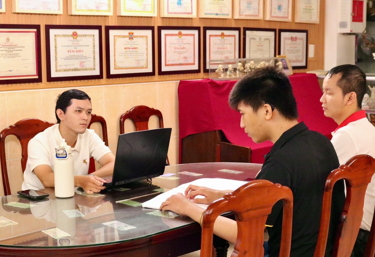 Những người trẻ vì cộng đồng học sinh khiếm thị - Ảnh 2. khiếm thị - Ảnh 2.