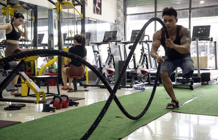 Chàng gymer một chân không đầu hàng số phận - Ảnh 2. gymer - Ảnh 2.