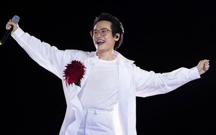 Hà Anh Tuấn ra mắt MV Một năm qua trước thềm concert The Rose - Ảnh 2.