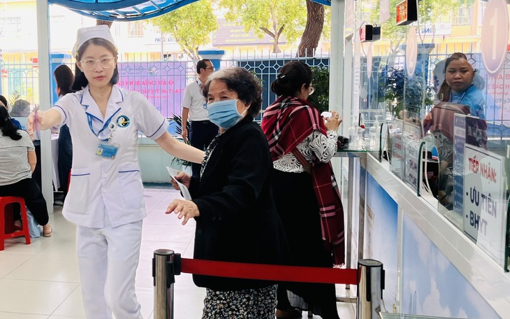 Để người bệnh ung thư không phải bỏ dở điều trị vì 'tấm vé sống đắt đỏ' - Ảnh 3.