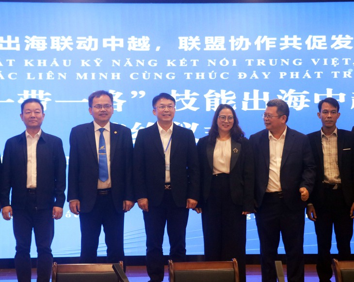 Sinh viên Việt Nam sang Trung Quốc học xe năng lượng mới, UAV- Ảnh 4. xe năng lượng mới - Ảnh 4.