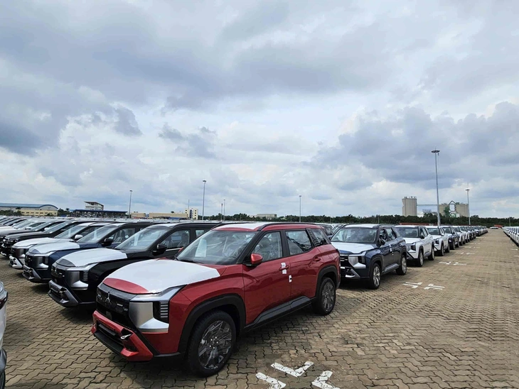 Mitsubishi Destinator chốt ra mắt Việt Nam ngày 1/12: Có thể có 2 bản, ADAS, đấu CX-5 bằng 3 hàng ghế như Santa Fe- Ảnh 3. Mitsubishi Destinator - Ảnh 3.