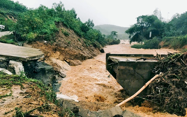 Khánh Hòa cảnh báo lũ khẩn cấp, địa phương tổ chức sơ tán dân vùng xung yếu- Ảnh 6.
