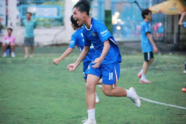 Đọc thư của học sinh tri ân thầy cô trong lễ chào cờ- Ảnh 6. Đọc thư của học sinh tri ân thầy cô trong lễ chào cờ- Ảnh 6.