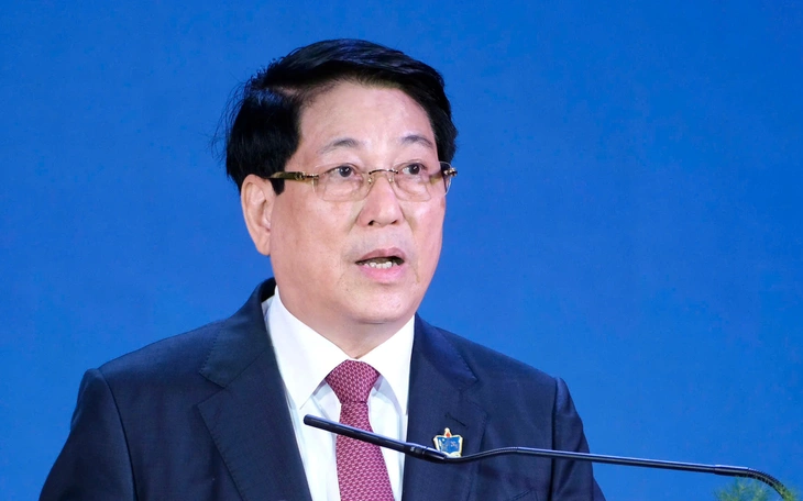 Chủ tịch nước Lương Cường đi xe đặc chủng quân đội vào vùng ngập Đà Nẵng dự Ngày hội đại đoàn kết - Ảnh 4.