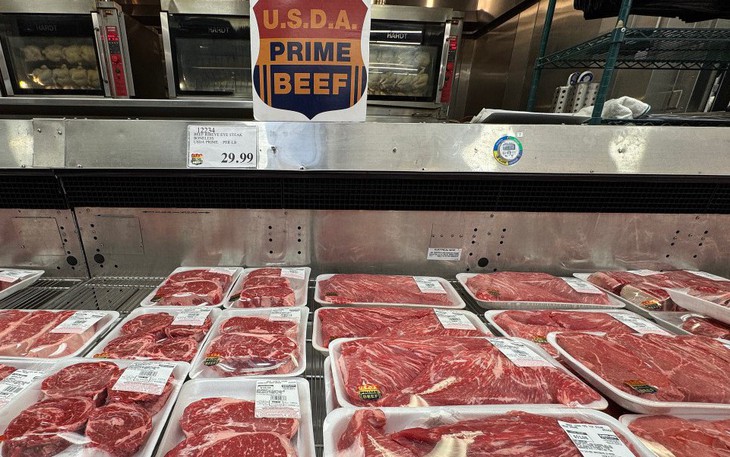 Khảo sát Reuters/Ipsos: Tỉ lệ ủng hộ ông Trump thấp nhất từ đầu nhiệm kỳ - Ảnh 2.