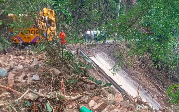 Sạt lở - Ảnh 1.