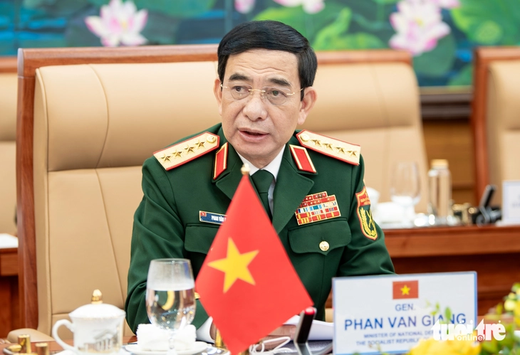 Đại tướng Phan Văn Giang hội đàm với Phó thủ tướng, Bộ trưởng Quốc phòng Slovakia - Ảnh 2.