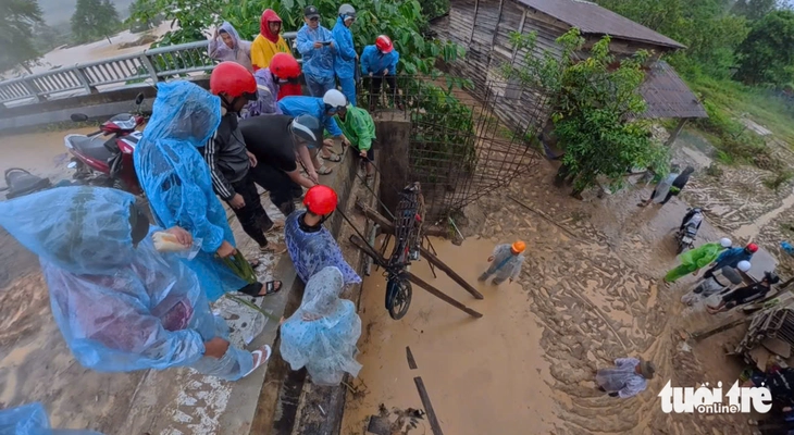 Mưa lũ - Ảnh 8.