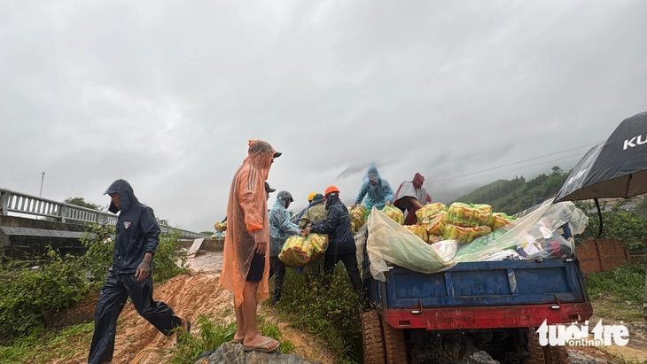 Mưa lũ - Ảnh 10.