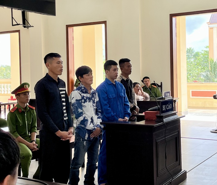 Từ lời xua đuổi không cho nhậu chung đến vụ án giết người ở Cần Thơ - Ảnh 1.