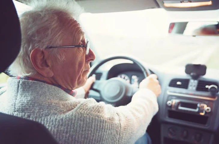 Lái xe đi khám răng theo GPS, một cụ ông vượt nhà hơn 1.500km - Ảnh 1.