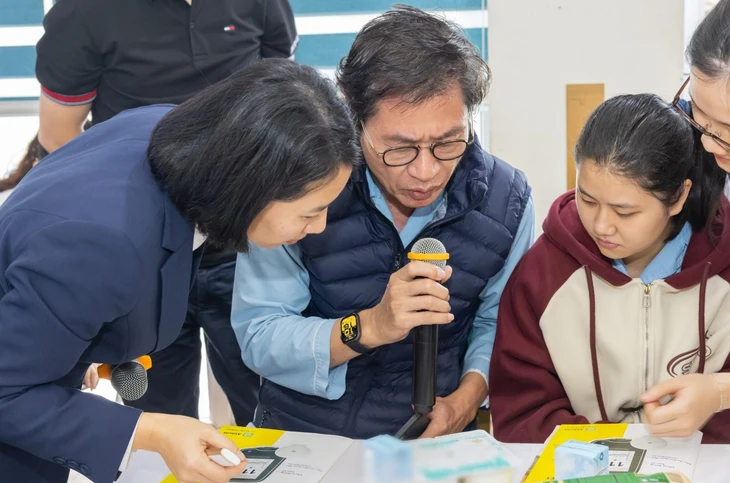 Hiểu về công nghệ và dinh dưỡng để kiểm soát đường huyết hiệu quả - Ảnh 1.