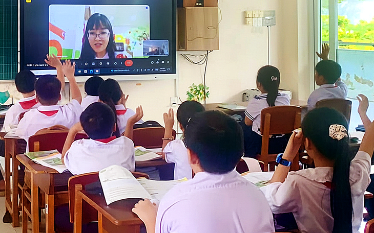 Chân dung giáo viên thời công nghệ số - Kỳ 3: Dạy trò biết 'lợi dụng' công nghệ để học - Ảnh 3.