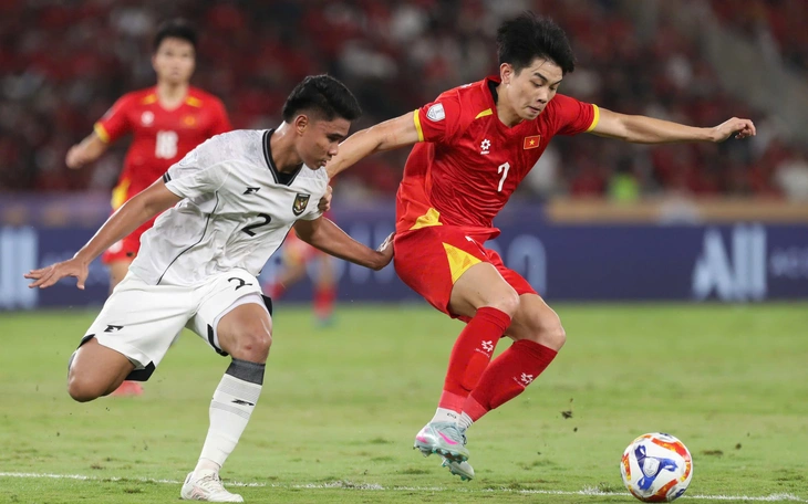 Chấn thương liên quan dây chằng, Văn Trường để ngỏ khả năng dự SEA Games - Ảnh 2.