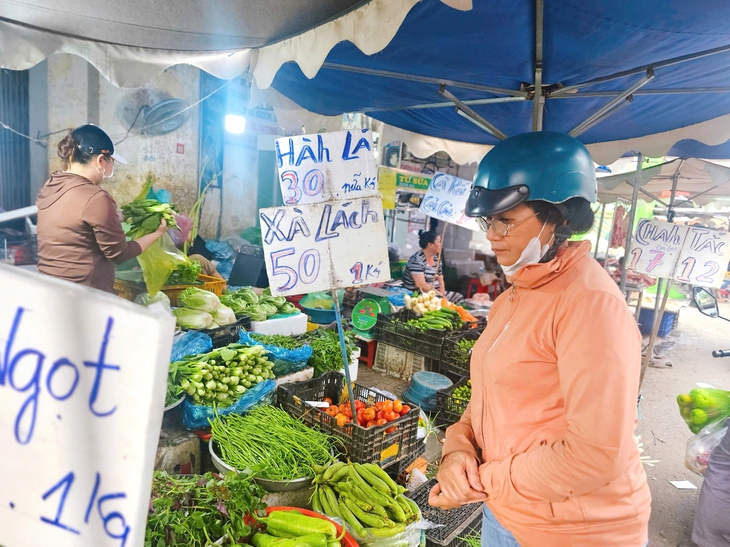 'Méo mặt' với giá rau, củ - Ảnh 1. giá rau - Ảnh 1.