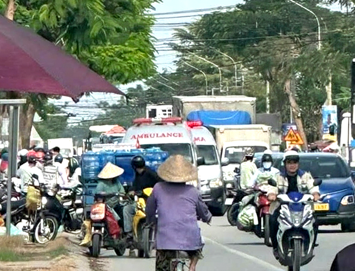 Vợ chồng chủ tiệm tạp hóa bị điện giật chết, để lại 2 con nhỏ - Ảnh 1.