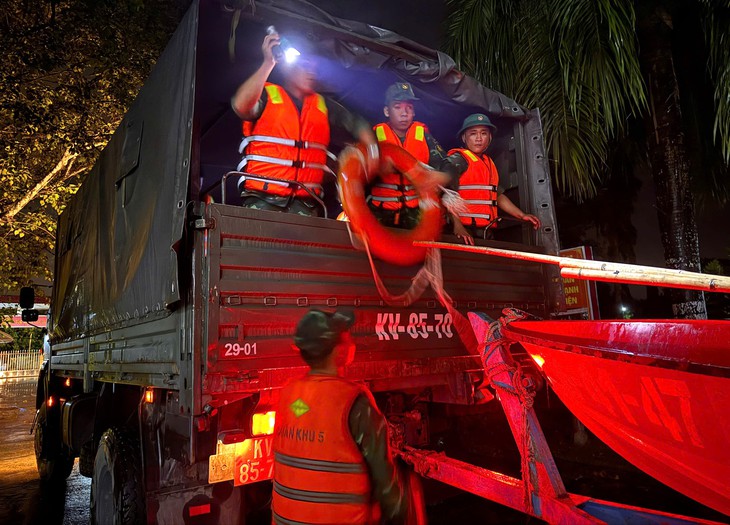 Khánh Hòa: 10 người chết, 2 người mất tích, 9.000 nhà ngập do lũ - Ảnh 2. Khánh Hòa - Ảnh 2.