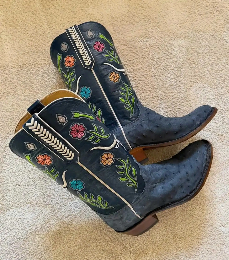 Selena Gomez - Ảnh 4.