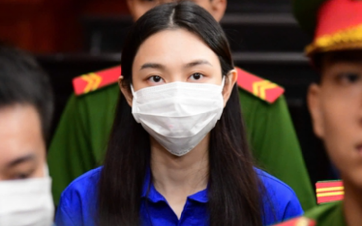 Hoa khôi mang sấp tài liệu đến phiên tòa xét xử Thùy Tiên là ai?   - Ảnh 6.