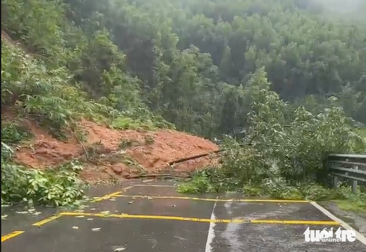 Sạt lở - Ảnh 1.