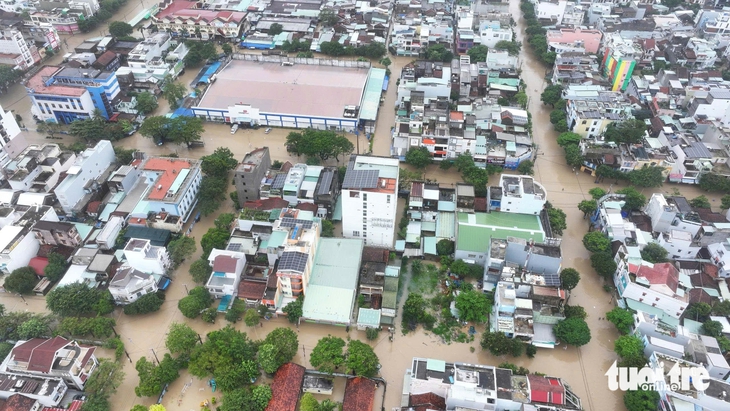 Đắk Lắk yêu cầu Thủy điện Sông Ba Hạ giảm lượng xả lũ để giảm áp lực cho hạ du - Ảnh 2.