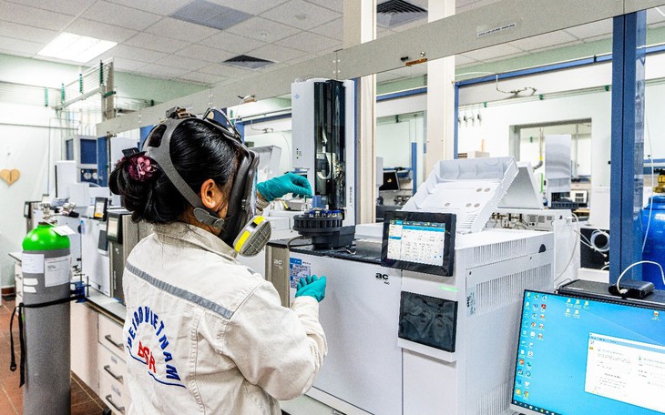 BSR tăng tốc sản xuất kinh doanh, bù đắp những thiệt hại của đất nước do mưa lũ - Ảnh 6.