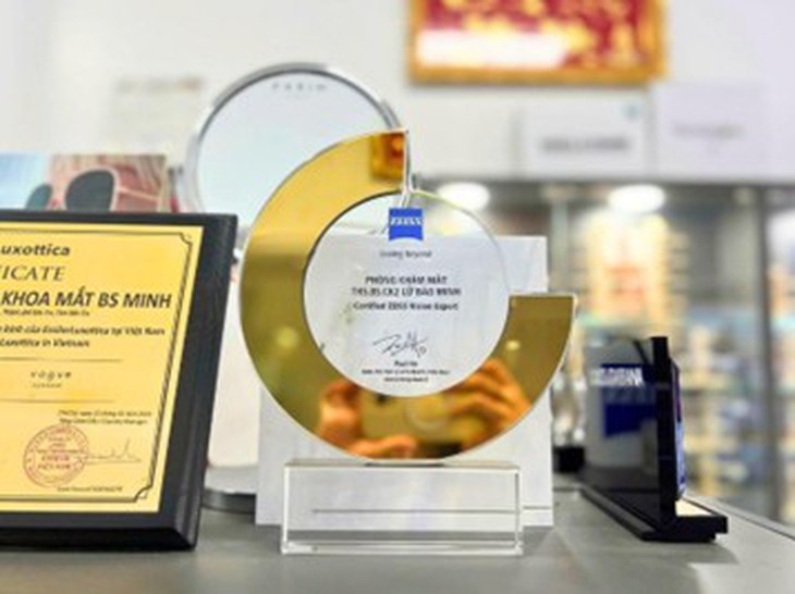 khám mắt - Ảnh 4.