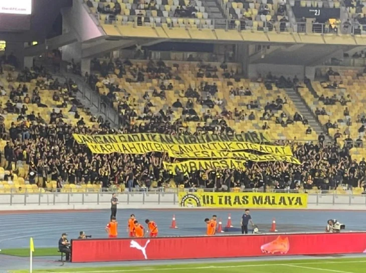 Người hâm mộ Malaysia nổi giận: 'Đừng chà đạp danh dự quốc gia' - Ảnh 1.