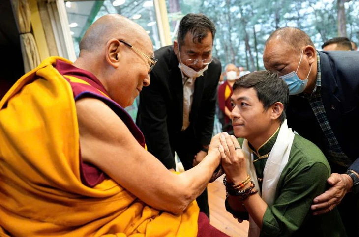 Sống chậm lại với 'ngôi nhà văn hóa Tây Tạng' - Ảnh 1. Sống chậm lại với 'ngôi nhà văn hóa Tây Tạng' - Ảnh 1.