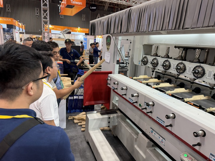 'Nhộn nhịp' đầu tư máy móc, thiết bị hiện đại cho chế biến gỗ tại VietnamWood 2025 - Ảnh 2.