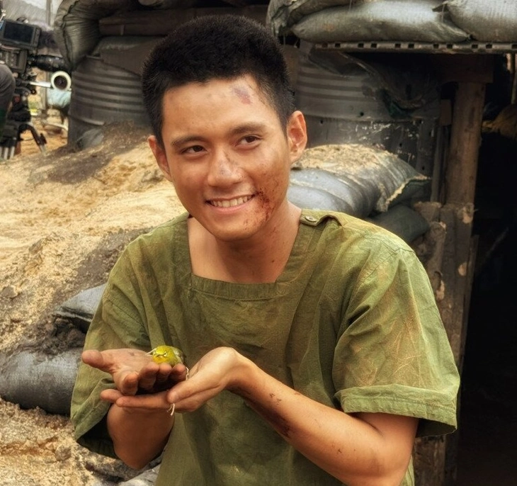 Đình Khang 'Mưa đỏ' lo lắng cho cha mẹ đang kẹt trong mưa lũ miền Trung - Ảnh 3. mưa lũ miền trung - Ảnh 3.