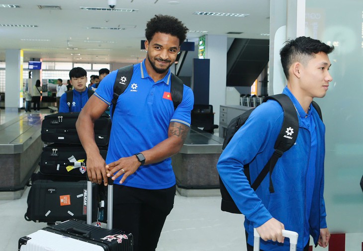 Tuyển Việt Nam về nước chiều 20-11, tập trung lại vào tháng 3-2026 - Ảnh 1.