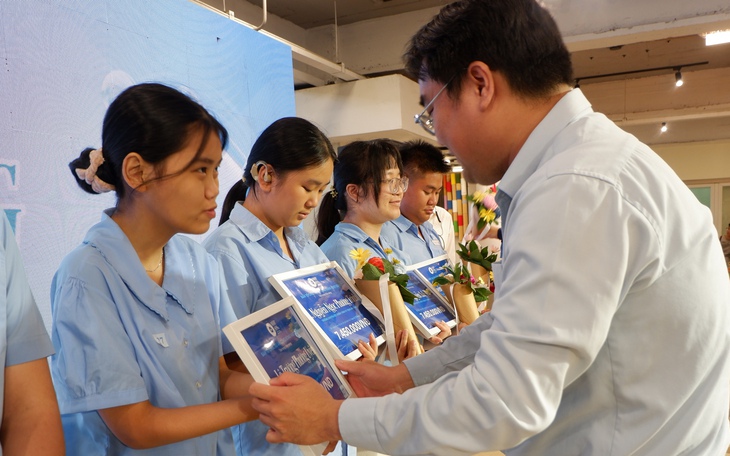 Lễ hội Vượt sóng mang yêu thương đến với người khuyết tật - Ảnh 6.