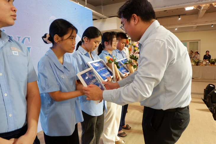 vượt sóng - Ảnh 1.