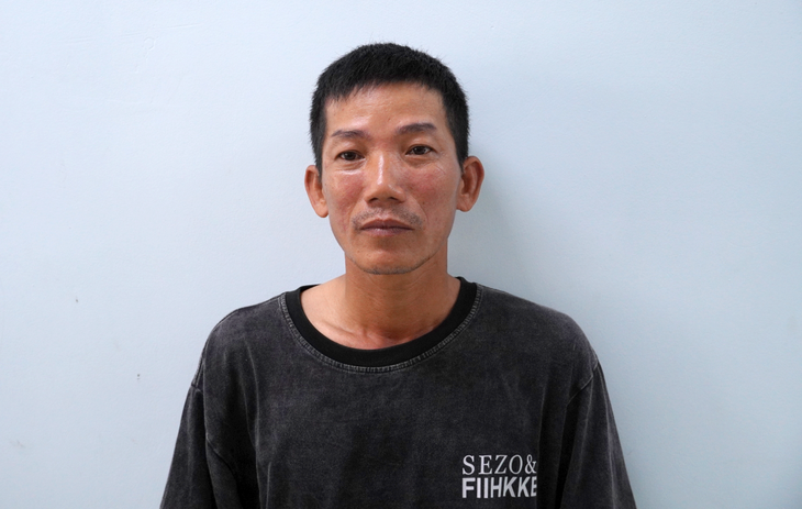 Bắt người đàn ông mời người phụ nữ mua vé số để cướp tiền rồi đâm 2 người trọng thương - Ảnh 1.