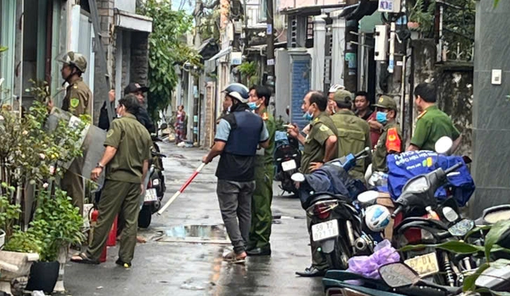 cố thủ - Ảnh 2.