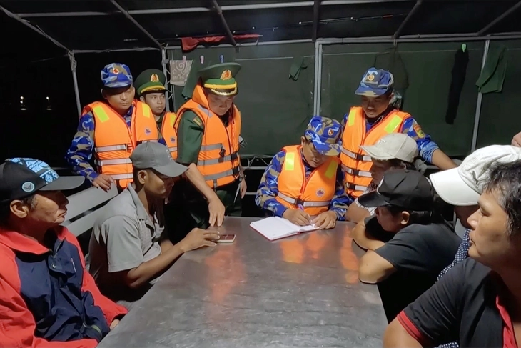 Điều tra vụ hai tàu cá chìm ngoài biển sau va chạm tàu hàng nước ngoài - Ảnh 1.